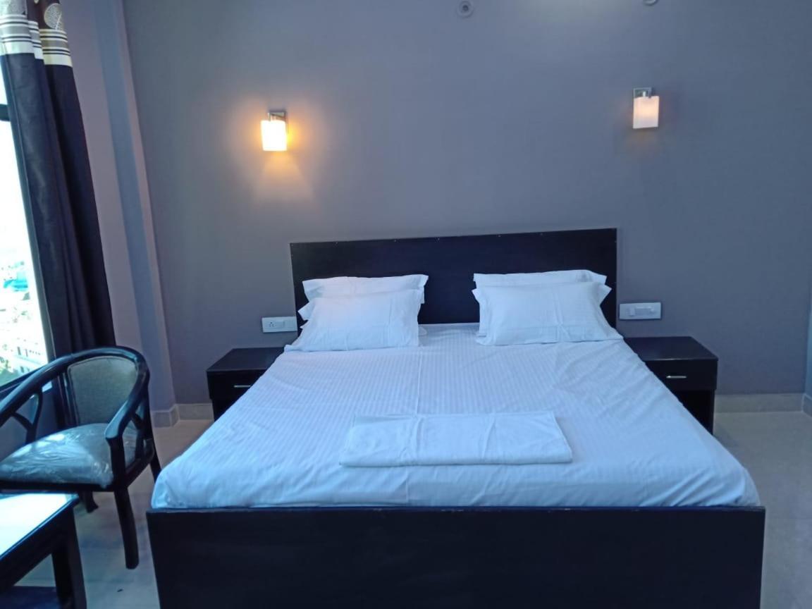 Hotel-78 Pithoragarh Ngoại thất bức ảnh