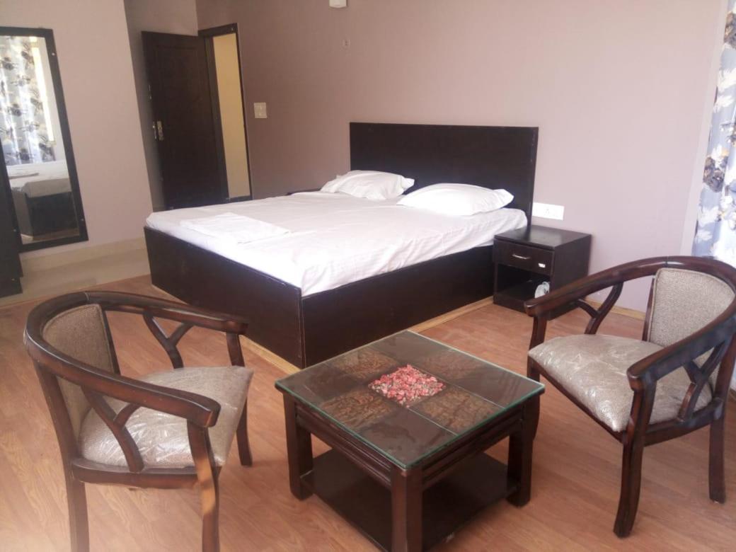Hotel-78 Pithoragarh Ngoại thất bức ảnh