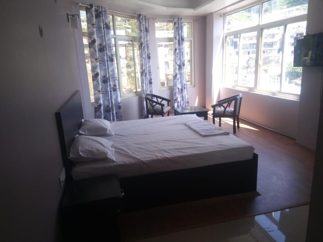 Hotel-78 Pithoragarh Ngoại thất bức ảnh