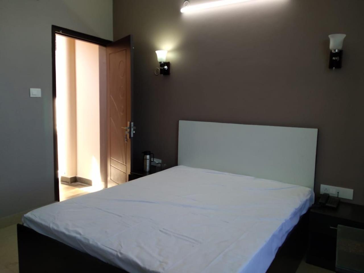 Hotel-78 Pithoragarh Ngoại thất bức ảnh